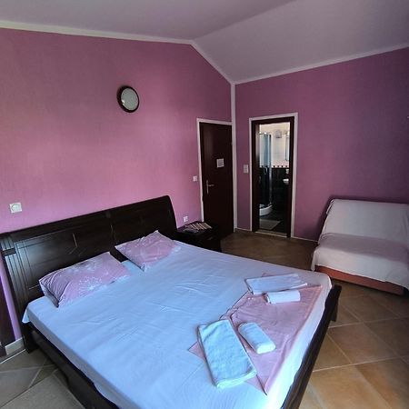 Guesthouse Lautasevic Petrovac Exterior photo