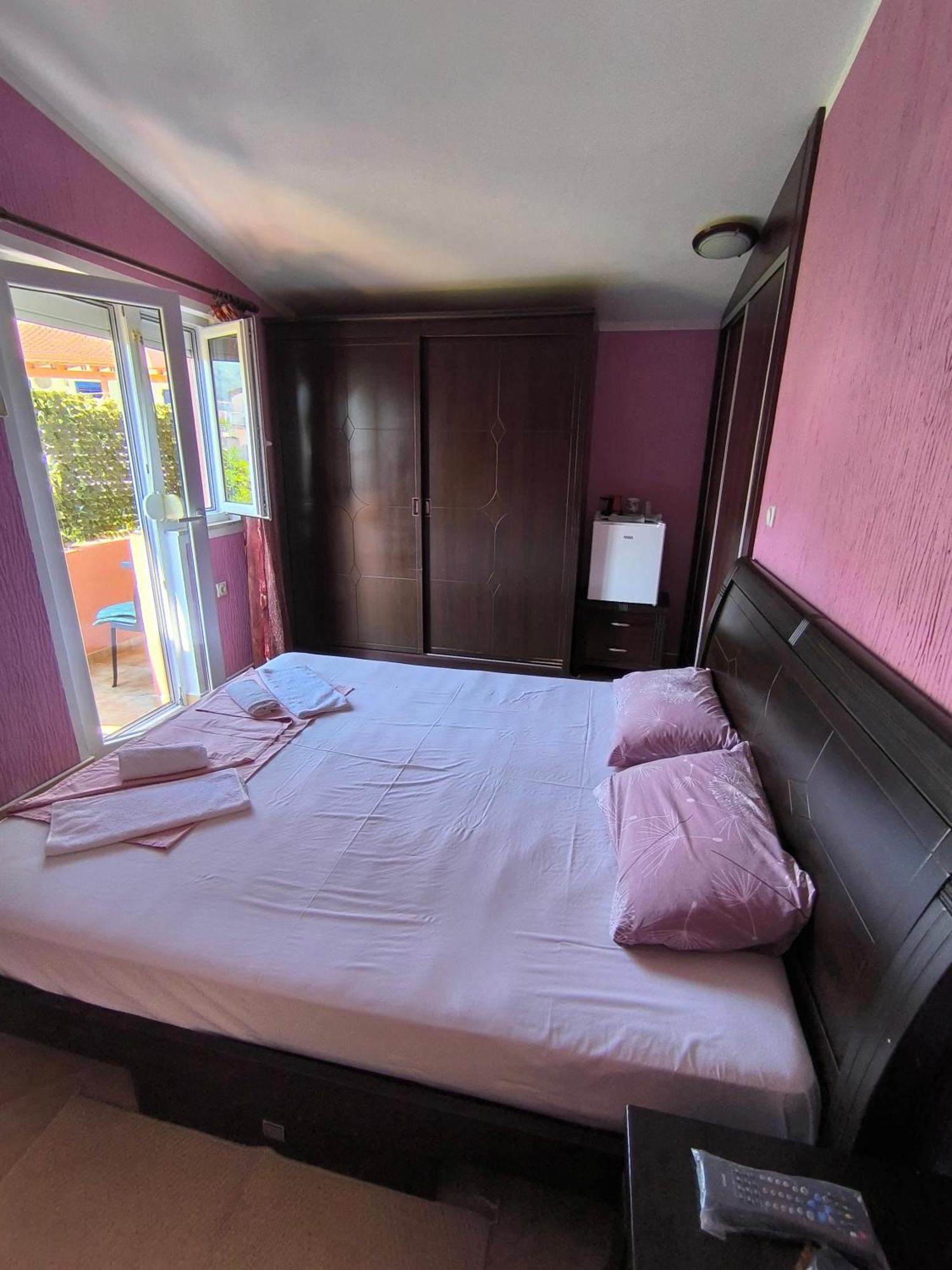 Guesthouse Lautasevic Petrovac Exterior photo