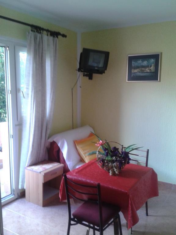 Guesthouse Lautasevic Petrovac Exterior photo